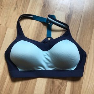 Like new sports bra.